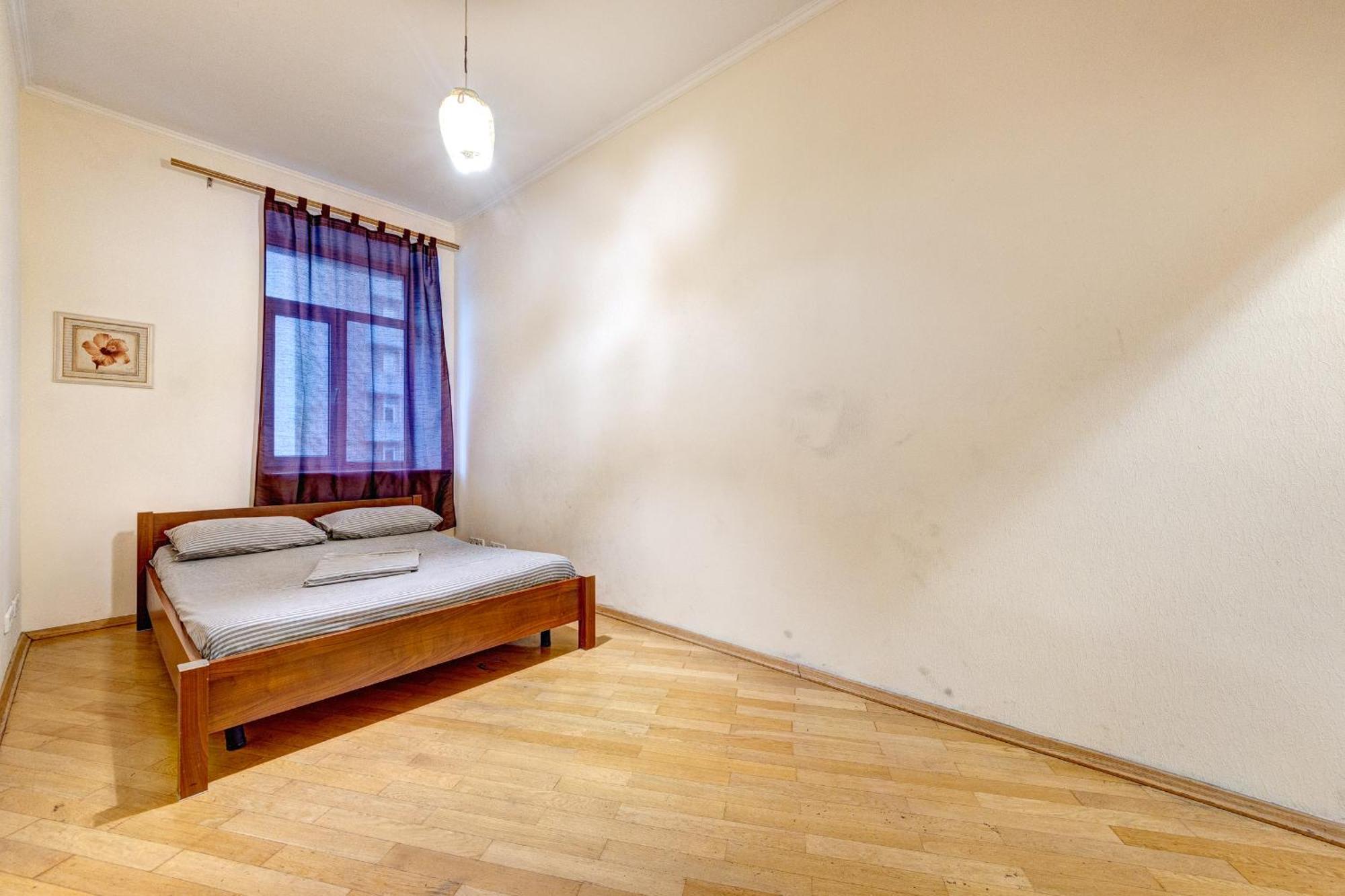 3-кімнатні, метро палац спорту Apartment