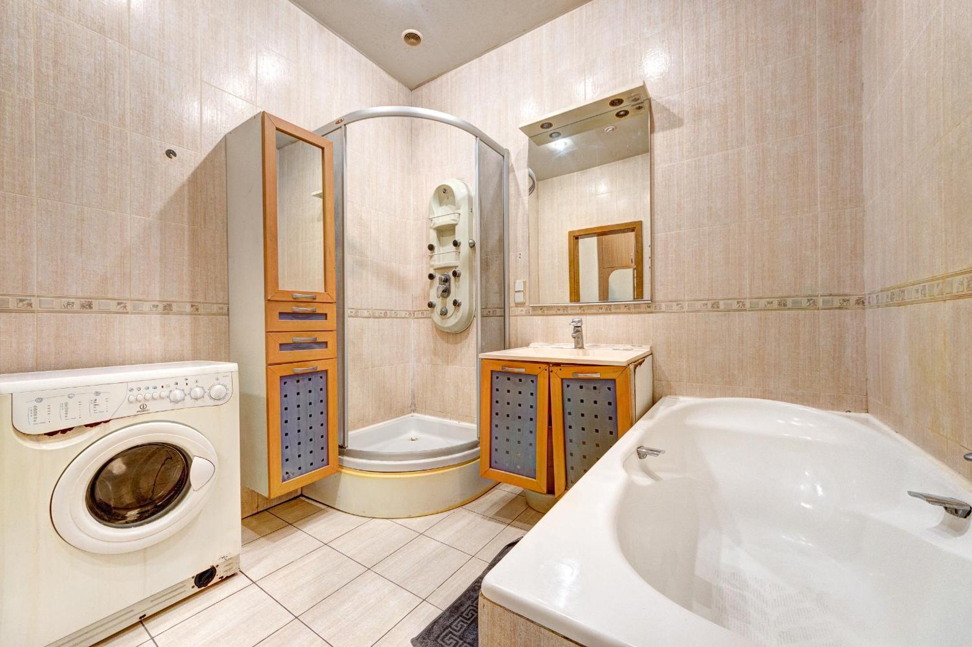 3-кімнатні, метро палац спорту Apartment *